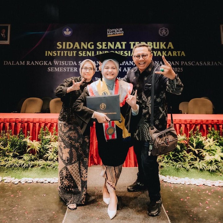 <p>Perempuan 23 tahun ini diketahui tercatat sebagai mahasiswi program studi D4 Penyajian Musik di Fakultas Seni Pertujukan ISI Yogyakarta angkatan tahun 2020.  (Foto: Instagram: @salmasalsabil12)</p>