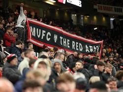 Fans MU Paling Rusuh di Inggris Musim Lalu, Man City Kedua