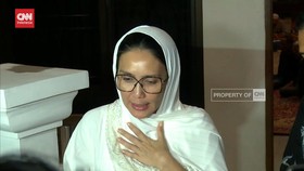 VIDEO:  Komedian Mat Solar Wafat, Rieke Oneng: Kayak Kehilangan Suami