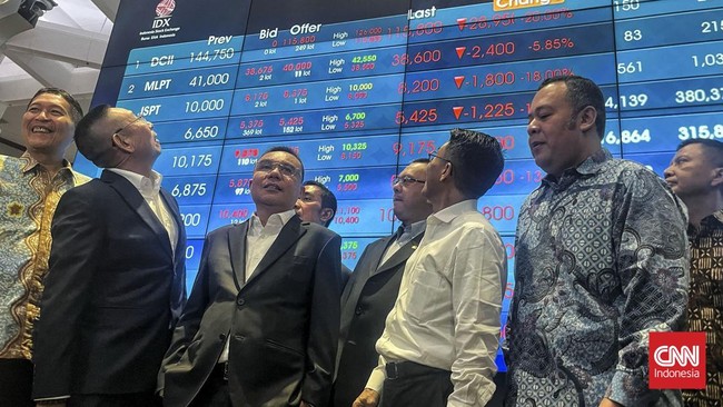 IHSG Perkasa di 7.141 Sore Ini IHSG ditutup di level 7.141 pada Senin (19/5) sore. Indeks saham menguat 34,56 poin atau naik 0,49 persen dari perdagangan sebelumnya.