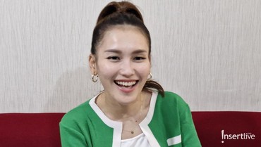 Video Dance Direpost Jennie, Ayu Ting Ting: Ya Senanglah!