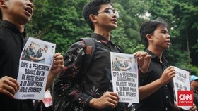 Aktivis Geruduk DPRD Sulsel dan Kodam Hasanuddin, Tolak RUU TNI