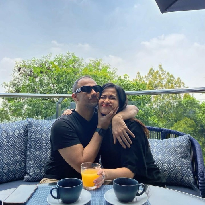 <p>Ersa Mayori sering membagikan momen kebersamaannya dengan sang suami di Instagram. Perempuan 45 tahun ini juga masih sering pamer kemesraaan dengan suaminya, Bunda. (Foto: Instagram @ersamayori)</p>