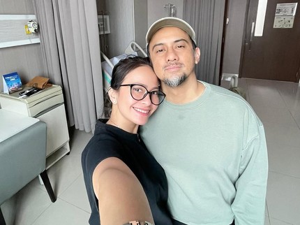 Kebersamaan Ersa Mayori dan Suami, Intip Potretnya Adem Ayem 21 Tahun Menikah