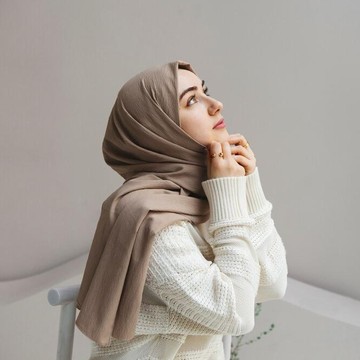 Anti Bau! Begini Cara agar Rambut Tetap Segar dan Wangi Setelah Berhijab Seharian