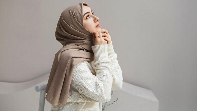 Anti Bau! Begini Cara agar Rambut Tetap Segar dan Wangi Setelah Berhijab Seharian