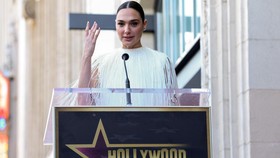 Walk of Fame Gal Gadot Diwarnai Aksi Pro Palestina dan Pro Israel