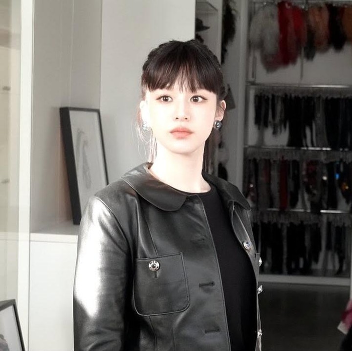 <p>Bunda, aktor drama Resident Playbook ini memiliki mata bulat besar yang memiliki sorot taja (Foto: Instagram @goyounjung)</p>
