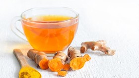 Jangan Diabaikan, Ini 7 Efek Samping Minum Air Kunyit Setiap Hari