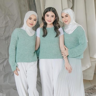 6 Potret Kompak Irish Bella dan Kedua Anak Sambung, Mirip bak Kakak Adik