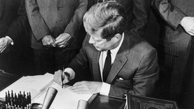 Presiden AS Kennedy Pernah Surati Pendiri Israel, Ini Isinya