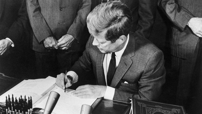 Presiden ke-35 AS John F Kennedy berkirim surat secara khusus kepada Perdana Menteri sekaligus pendiri Israel Ben Gurion.