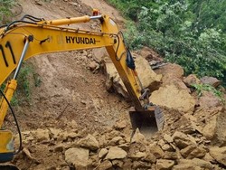 Jalur Ponorogo-Pacitan Masih Longsor, Jalan Dibuka Tutup