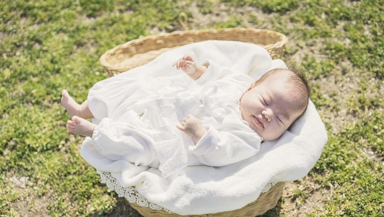 Menjemur Bayi Baru Lahir