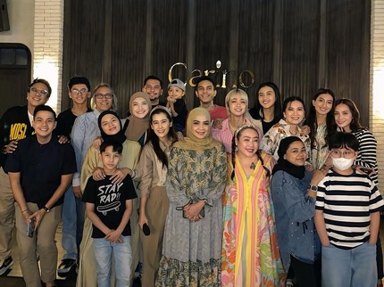 Nagita Slavina hingga Intan Ayu Reuni Bareng Pemain 'Di Sini Ada Setan', Lihat 7 Potret Keseruannya