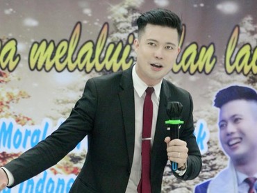 img-title Dulu Anggota Boyband, Begini Cerita Marcel Saerang Jadi Seorang Pendeta