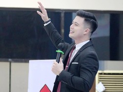 Mantap Pensiun, Anggota Boyband Ini Putuskan Jadi Pendeta