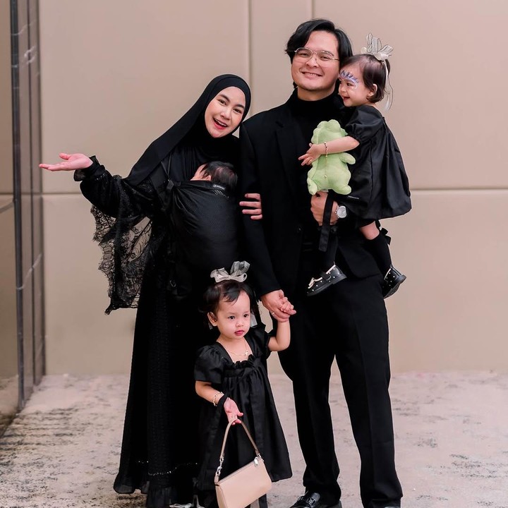<p>Alma dan Alsha lahir pada 13 Oktober 2022. Di tahun ini, keduanya pun akan genap berusia tiga tahun. (Foto: Instagram: @anisarahma_12)</p>