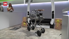 VIDEO: Kurir Paket Berlengan Besi Unjuk Gigi di Pameran Robot