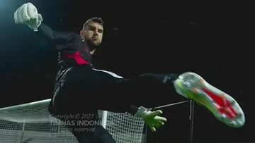 Berita Olahraga Terkini CNN Sport : Maarten Paes Latihan, Media Arab Saudi Ketar-ketir