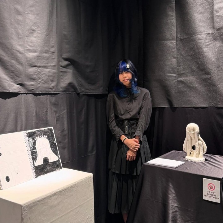 <p>Nirina menyebut dirinya sangat bangga pada sang putri dan akan terus mendukung serta mendampinginya bersama sang suami, Ernest Cokelat. (Foto: Instagram: @nirinazubir_)</p>