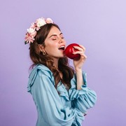 6 Buah Terbaik yang Wajib Dikonsumsi oleh Perempuan Usia 30 Tahun ke Atas