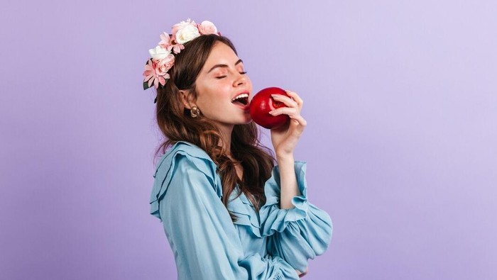 img-title 6 Buah Terbaik yang Wajib Dikonsumsi oleh Perempuan Usia 30 Tahun ke Atas