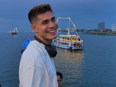img-title Aisar Khaled Diusir di Bali hingga Isu Menpar Minta Air Galon Untuk Mandi saat Kunjungan Daerah