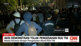 VIDEO: Aksi Demonstrasi Tolak Pengesahan RUU TNI