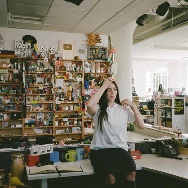 Lirik Lagu bellyache - Billie Eilish