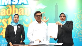 BPJPH dan Pelaku UMKM Teken MoU Jaminan Produk Halal di Ramadan Fest