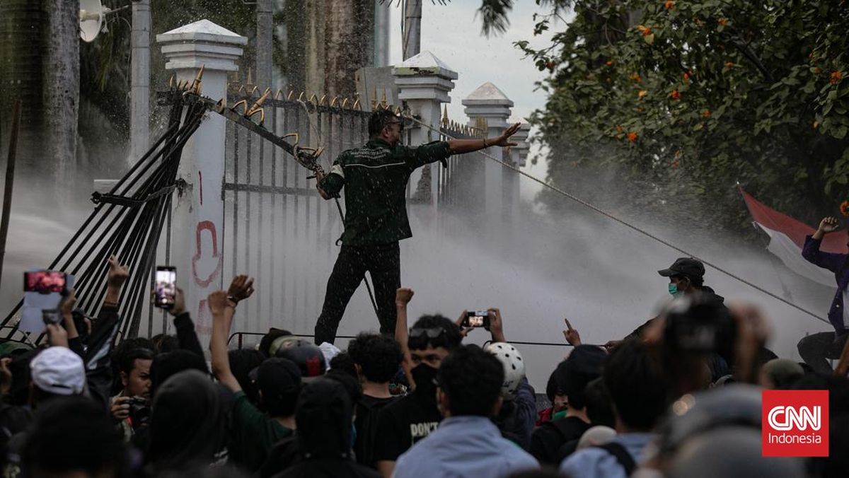 25 Orang Jadi Korban Kekerasan Aparat di Demo UU TNI