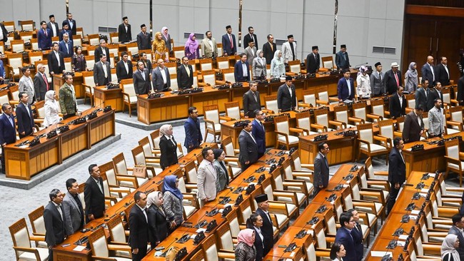 DPR RI sahkan Peraturan tentang Rencana Strategis 2025-2029, memungkinkan revisi UU Pemilu melalui kodifikasi. Delapan fraksi setujui rancangan ini.