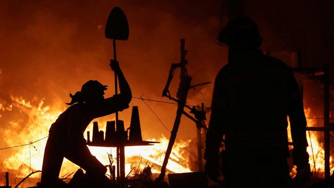 FOTO: Las Fallas di Valencia, Festival Bakar Patung untuk 'Pemurnian'