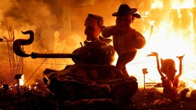 FOTO: Las Fallas di Valencia, Festival Bakar Patung untuk 'Pemurnian'