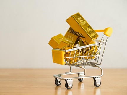 Hari Ini Harga Emas Turun, Cek Daftar Lengkapnya Bun
