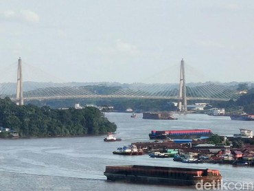 img-title Viral Kapal JKW dan Dewi Iriana Angkut Hasil Tambang Raja Ampat, Pemilik Buka Suara