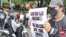 Enam Orang Ditangkap Saat Aksi Tolak UU TNI di Malang, Tiga Dibebaskan