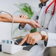 Penderita Darah Tinggi, Ini Pantangan Makan yang Perlu Dipatuhi saat Lebaran!