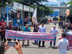 Tolak Pembatasan, Sopir Truk Ancam Blokade Akses Banyuwangi Menuju Bali