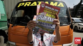 FOTO: Aksi Mogok Pengusaha Truk Tolak Larangan Lewat Saat Mudik