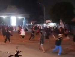 Viral Perang Sarung Pecah di Pelabuhan Kamal Bangkalan