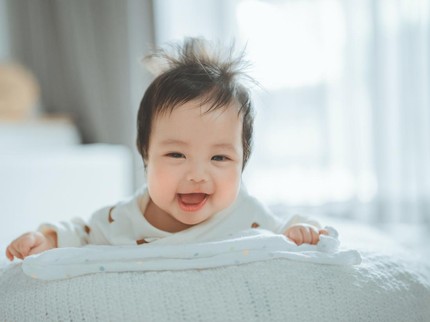 Pantau Berat Badan (BB) Bayi 3 Bulan yang Ideal, Perkembangan, dan Cara Menaikkannya