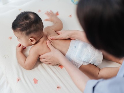 Bayi Rewel saat Perjalanan Mudik, Bolehkah Dipijat?