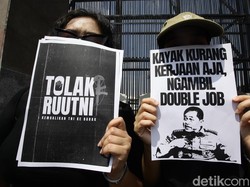 Mereka yang Menolak RUU TNI Lewat Karya Seni