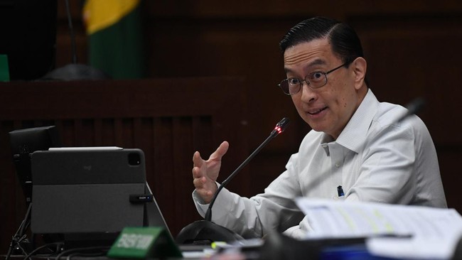 Terdakwa kasus dugaan korupsi impor gula, Thomas Trikasih Lembong meminta agar keluarganya tidak dibawa-bawa apabila ada masalah dengan dirinya.