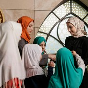 10 Ide THR Lebaran Selain Uang Buat Keponakan, Bikin Berkesan dan Bermanfaat!