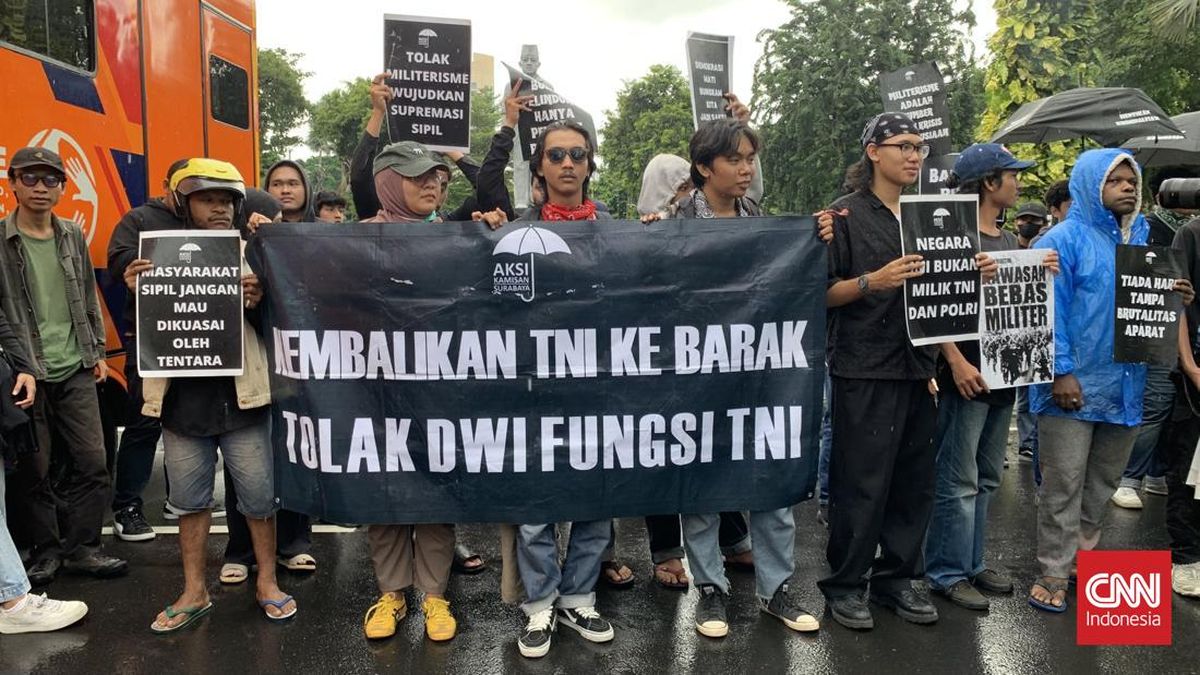 Masyarakat Sipil di Surabaya Kembali Demo Tolak UU TNI Siang Ini