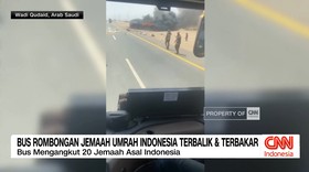 VIDEO: Bus Rombongan Jemaah Umrah Indonesia Terbalik dan Terbakar