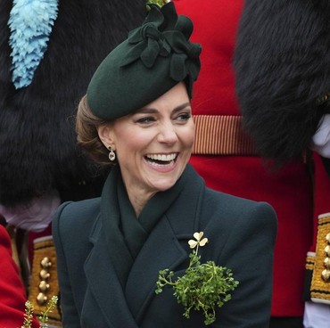 Ini Alasan Kate Middleton Sering Pakai Perhiasan Milik Ratu Elizabeth